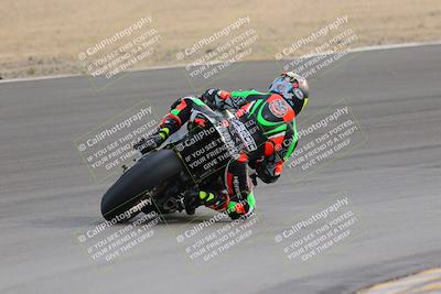 media/Dec-17-2022-SoCal Trackdays (Sat) [[224abd9271]]/Turn 10 Backside (120pm)/